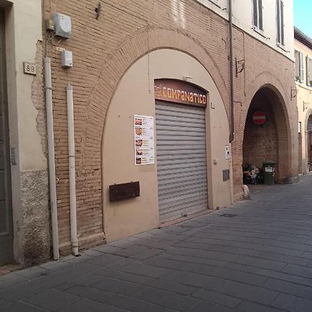Appartement Casetta In Centro à Foligno Extérieur photo